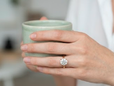 Sofia wearing a diamond ring