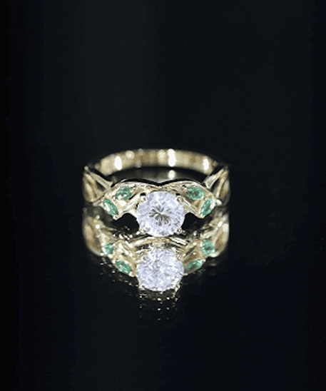 Lab Grown Diamond Engagement Ring With Emerald
