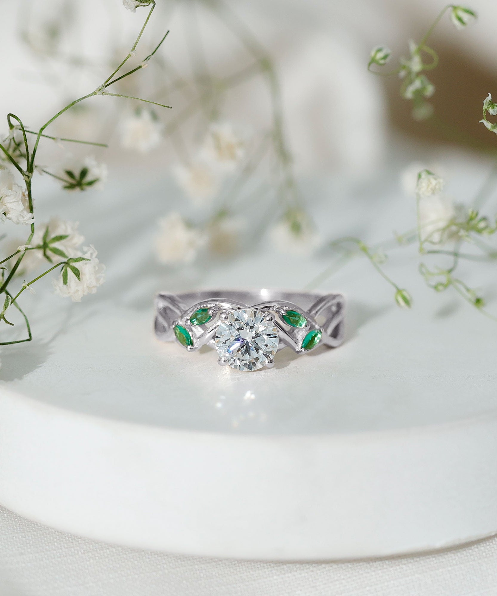 Lab Grown Diamond Engagement Ring With Emerald