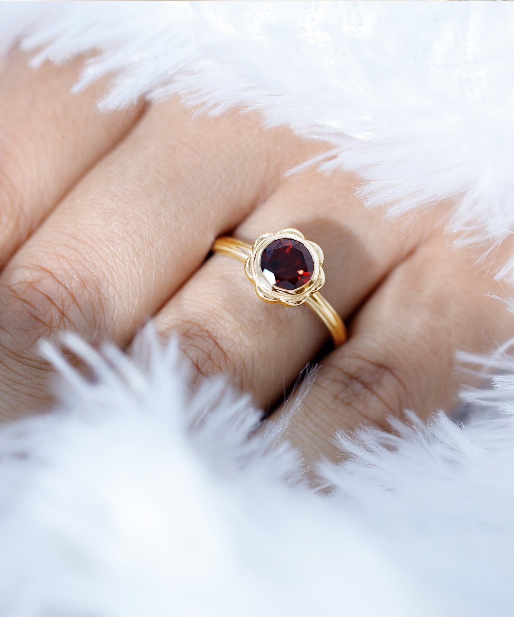 1.7 Carat Round Cut Garnet Flower Engagement Ring for Women