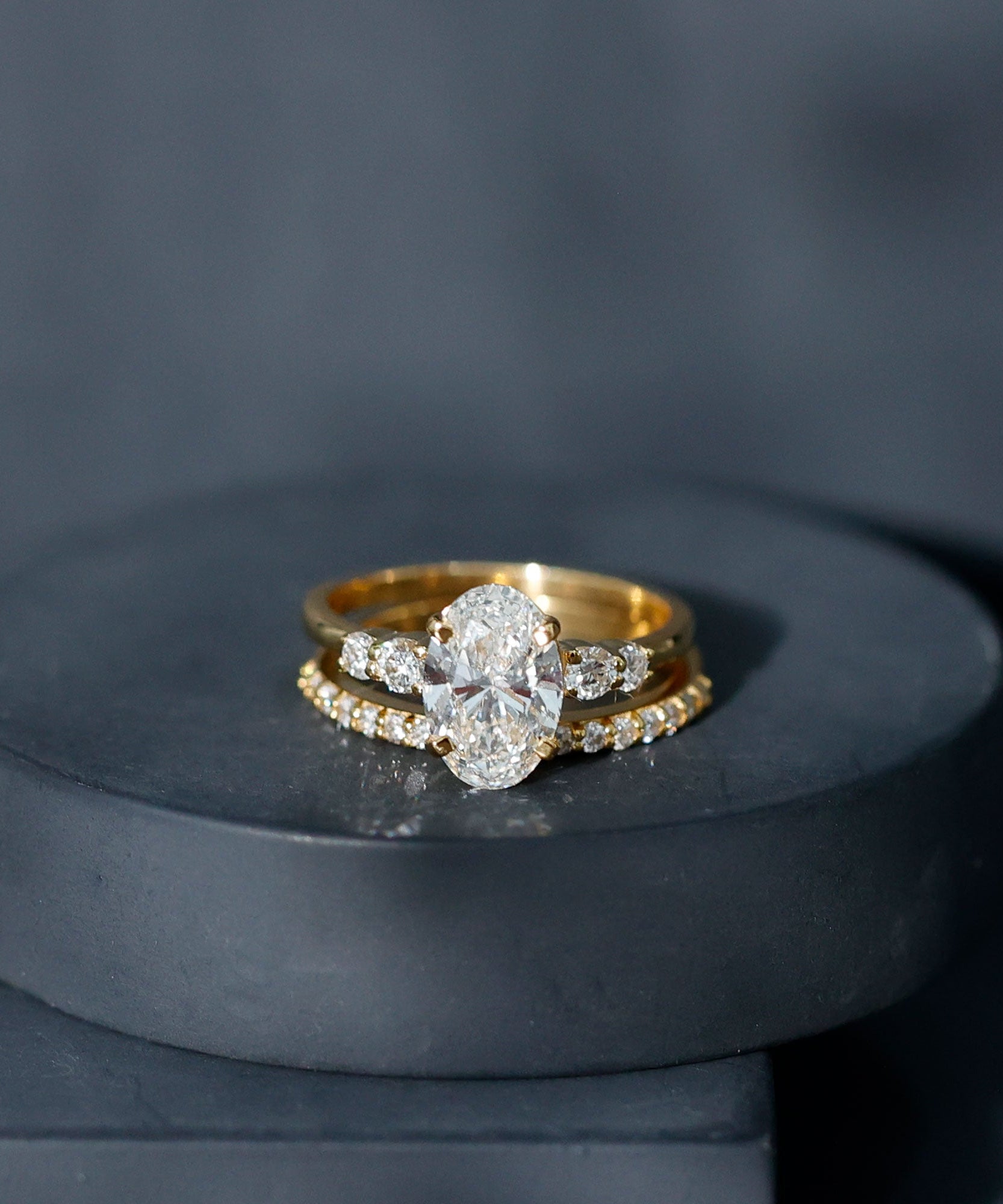 2 Carat Oval Shape Lab Diamond Bridal Ring Set with IGI Certificate