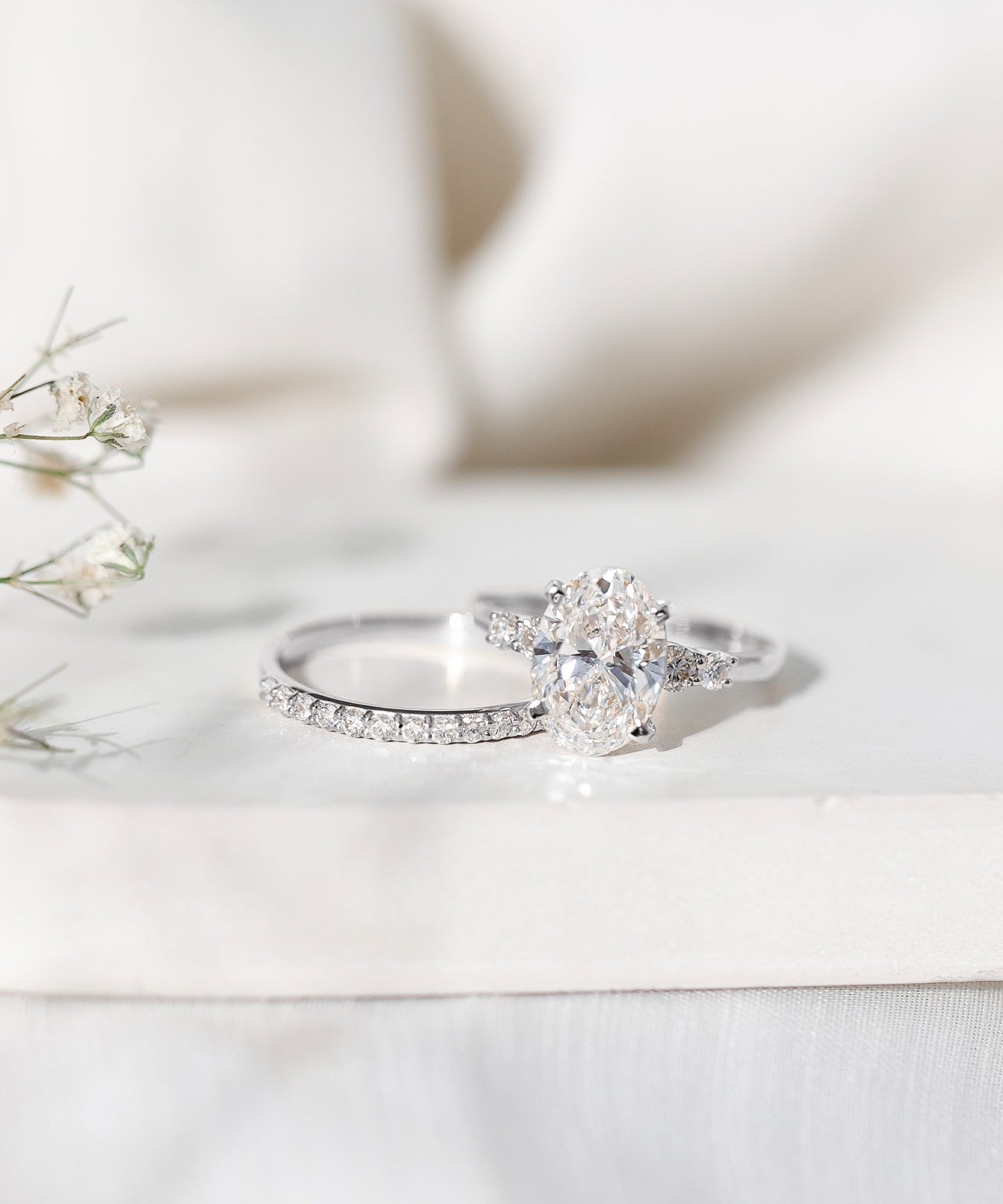 4 Carat Oval Wedding Ring Set with IGI Certified Lab Grown Diamond