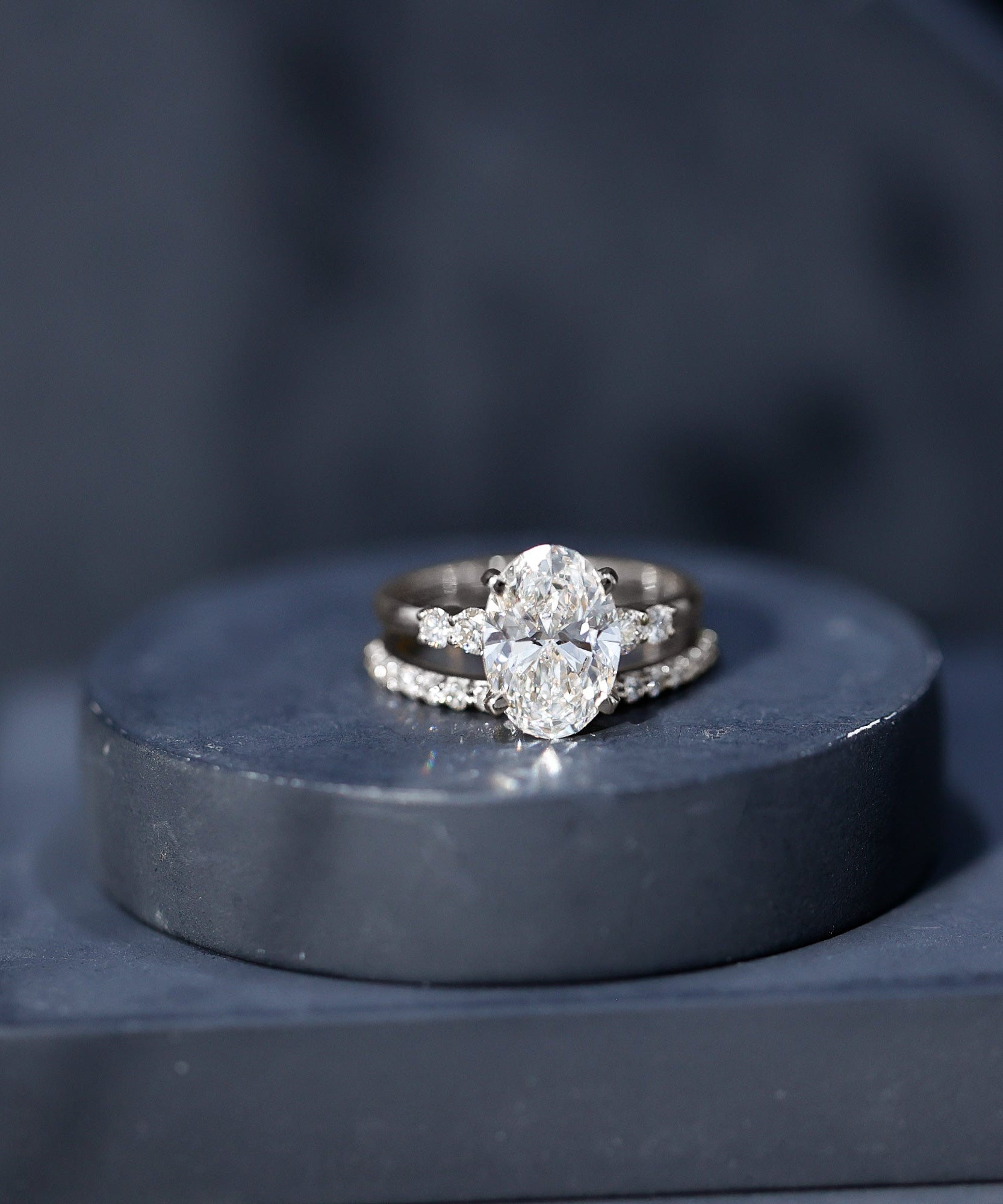 4 Carat Oval Wedding Ring Set with IGI Certified Lab Grown Diamond