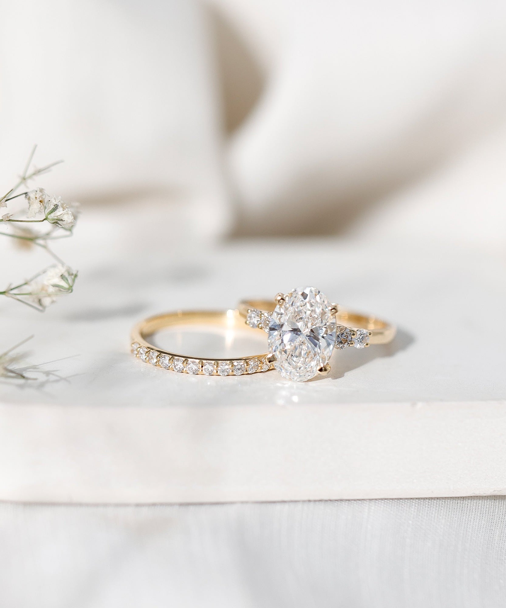 4 Carat Oval Wedding Ring Set with IGI Certified Lab Grown Diamond