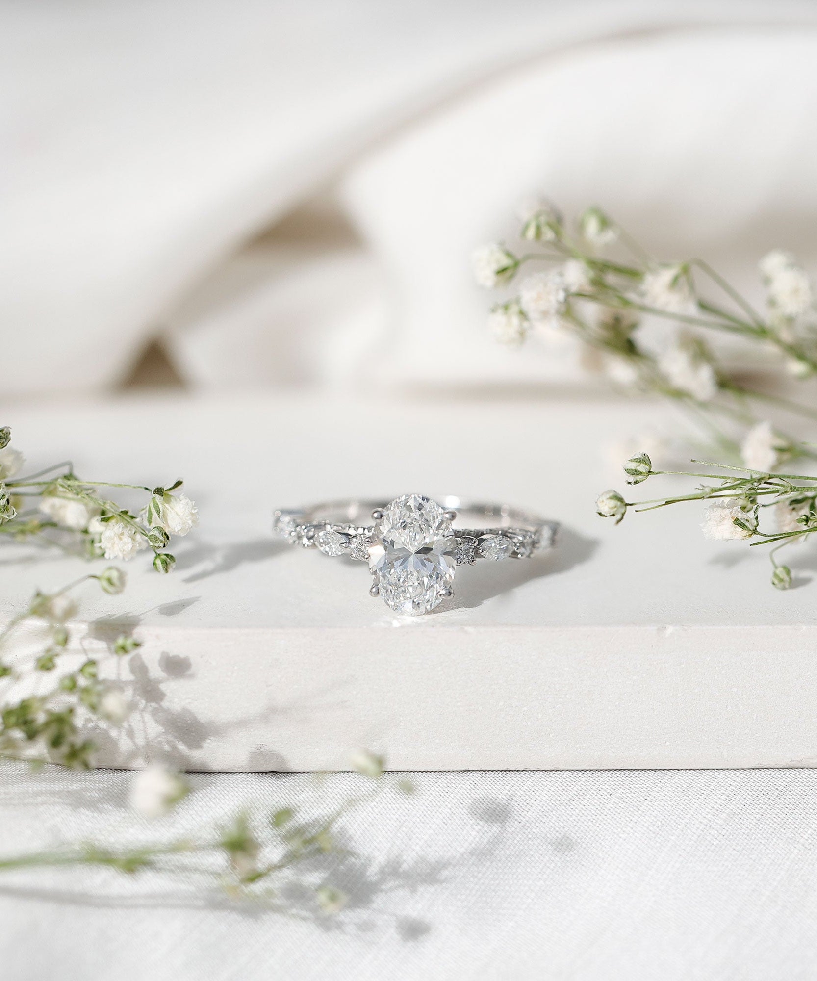 2 Carat Oval Lab Grown Diamond Engagement Ring with IGI Certificate