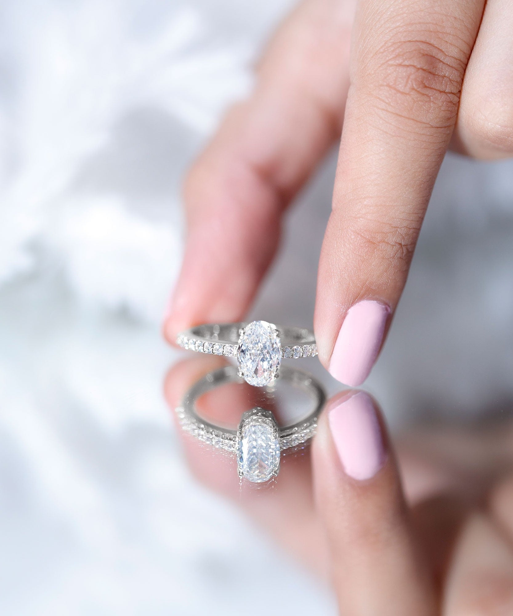 Lab Grown 2 Carat Diamond Oval Engagement Ring with IGI Certificate