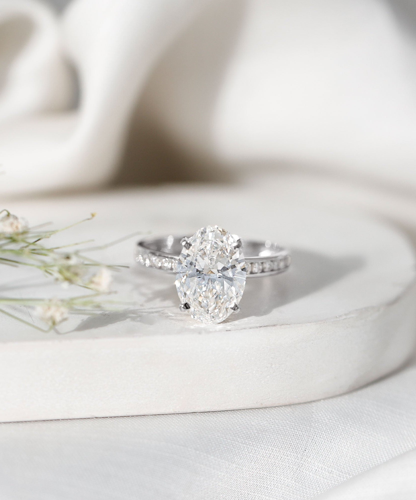 Oval Cut 5 Carat Lab Grown Diamond Big Engagement Ring with IGI Certificate