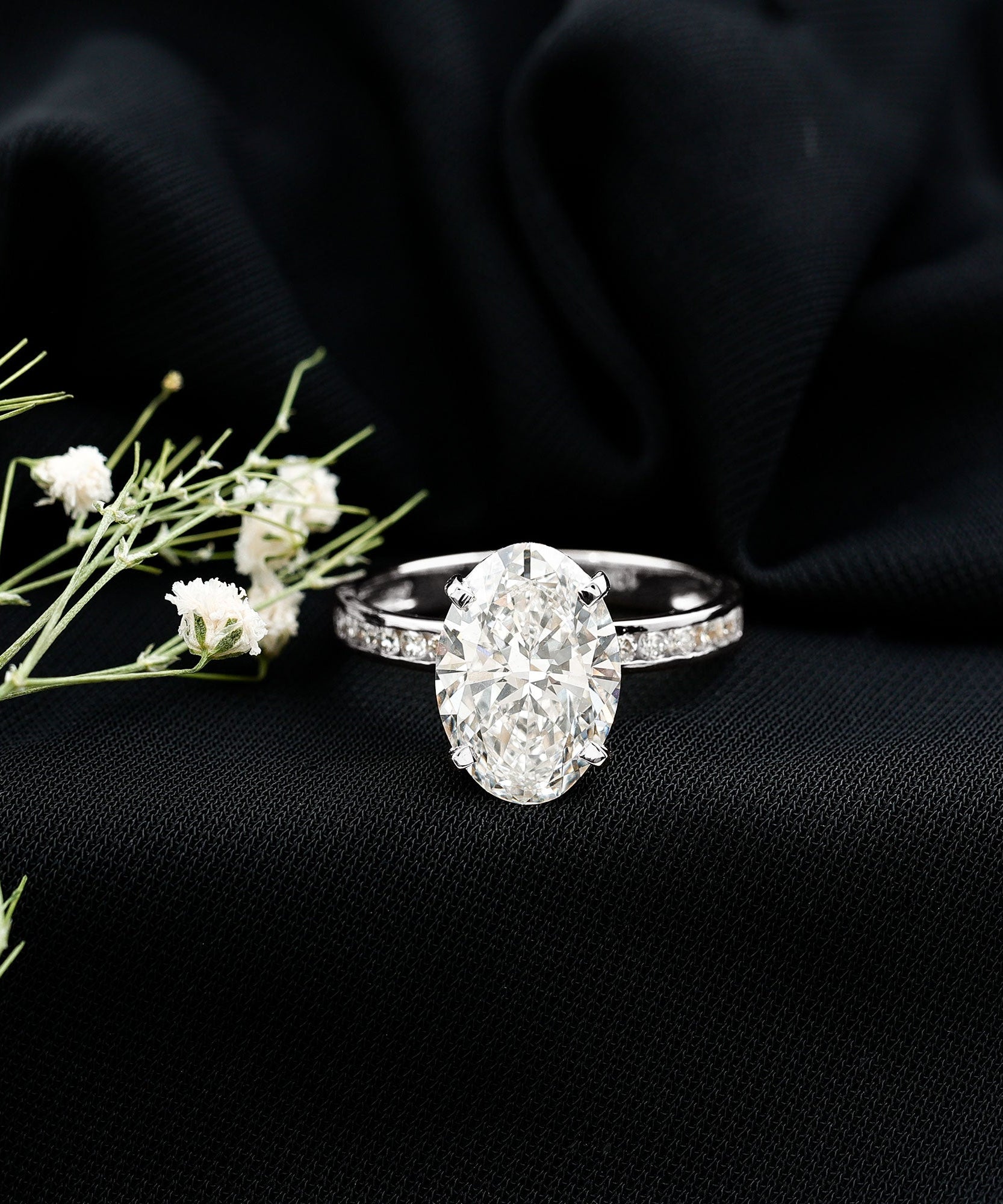 Oval Cut 5 Carat Lab Grown Diamond Big Engagement Ring with IGI Certificate