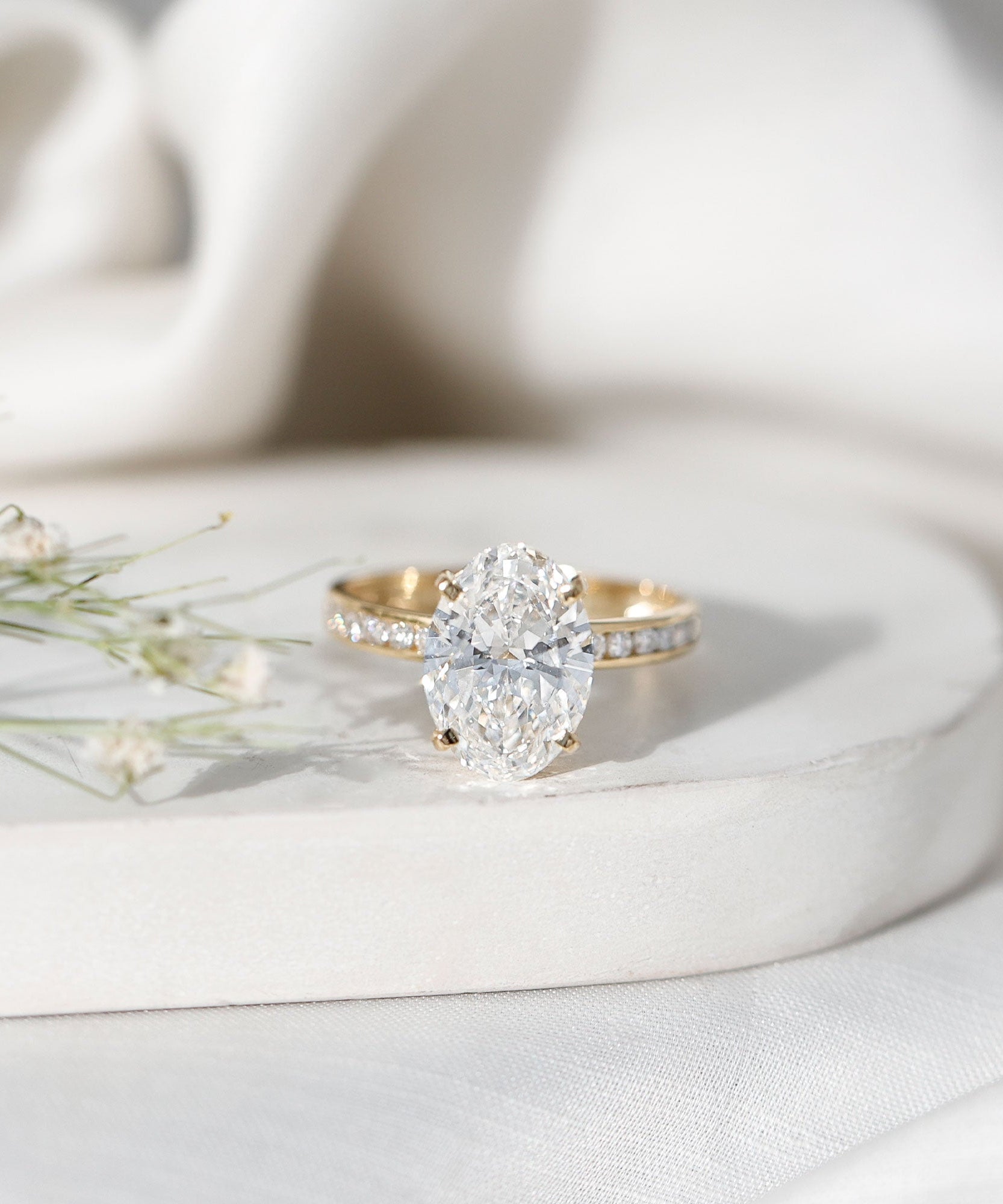 Oval Cut 5 Carat Lab Grown Diamond Big Engagement Ring with IGI Certificate