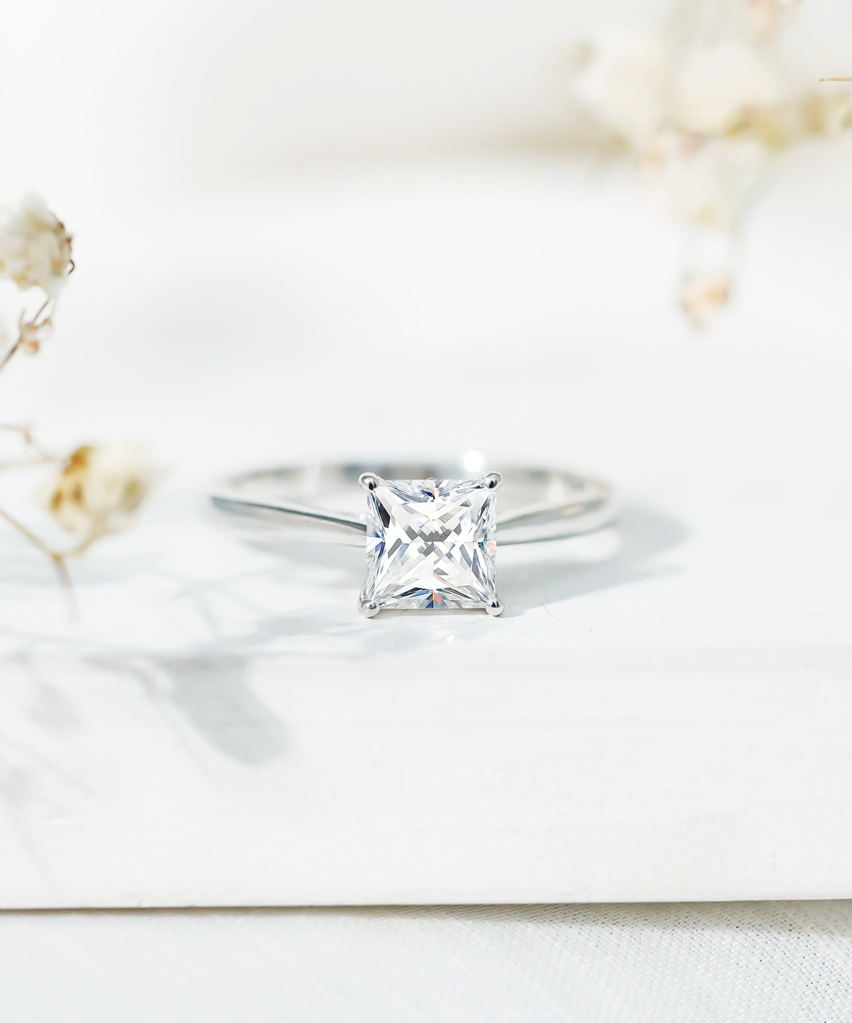 Solitaire 1 Carat Princess Cut Lab Grown Diamond Engagement Ring with IGI Certificate