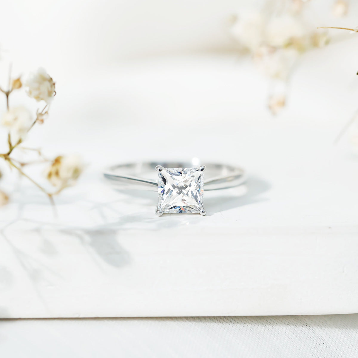 Solitaire 1 Carat Princess Cut Lab Grown Diamond Engagement Ring with IGI Certificate