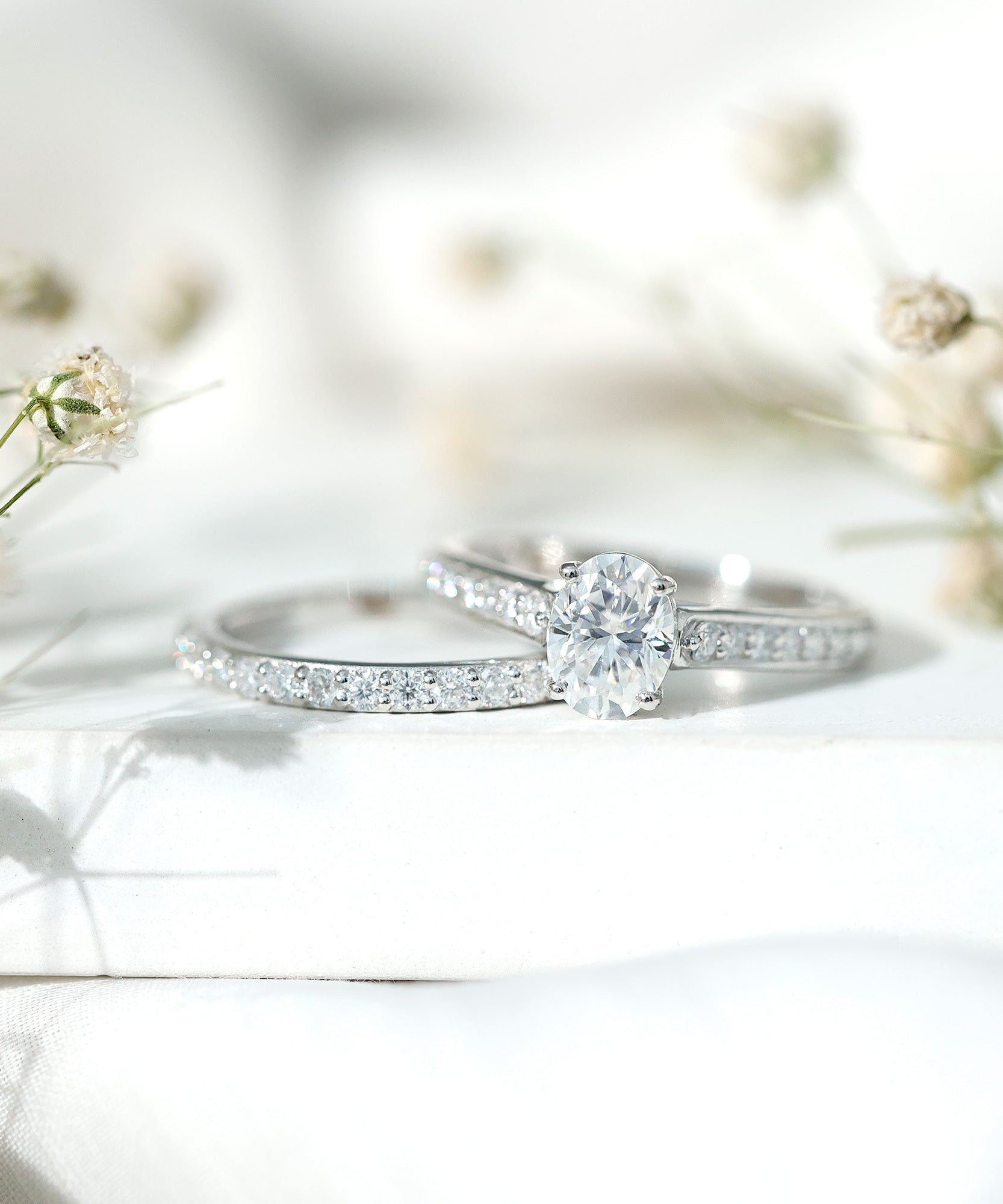 Oval Shaped 1 Carat Lab Grown Diamond Bridal Ring Set with IGI Certificate