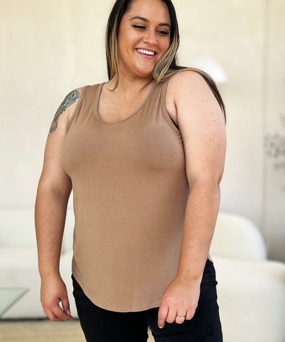 Basic Bae Full Size Round Neck Curved Hem Tank
