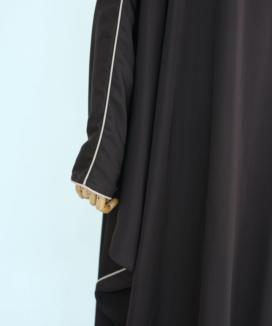 Contrast Piped Batwing Open Abaya(MOA325)