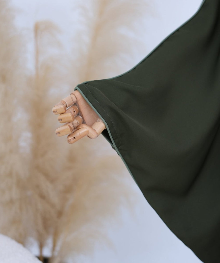 Contrast Piped Batwing Open Abaya(MOA325)