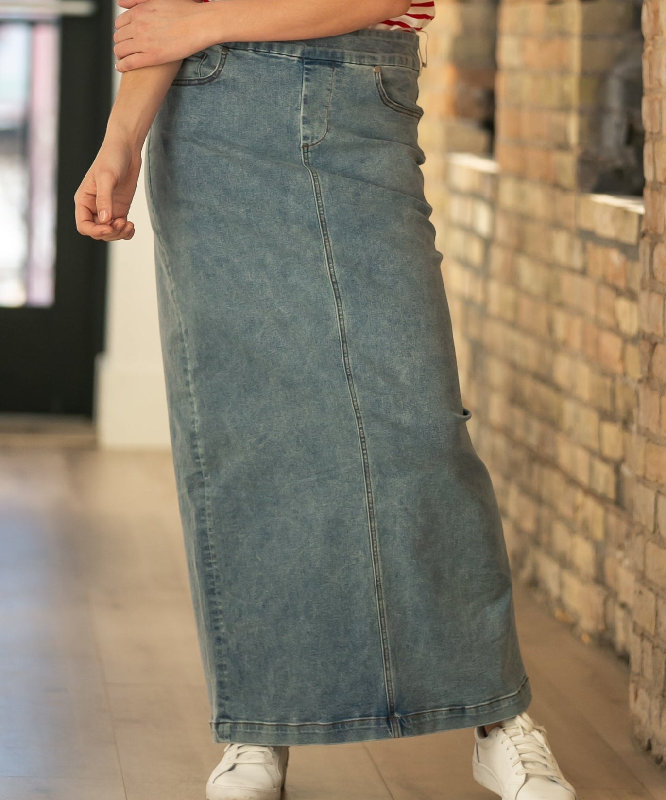 Donna Classic Wash Maxi Denim Skirt