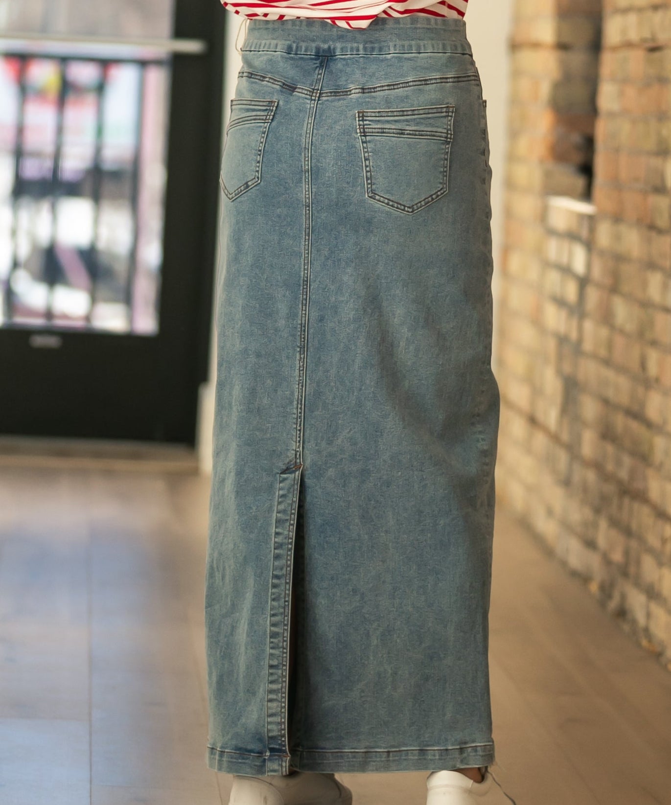 Donna Classic Wash Maxi Denim Skirt
