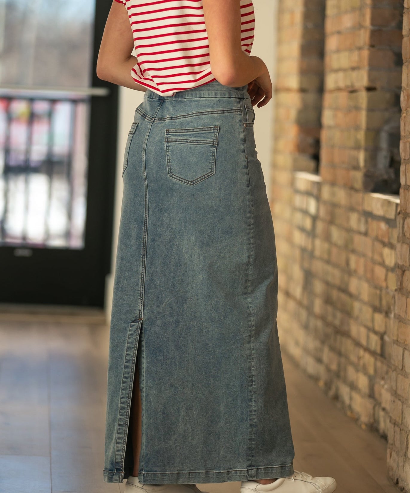 Donna Classic Wash Maxi Denim Skirt