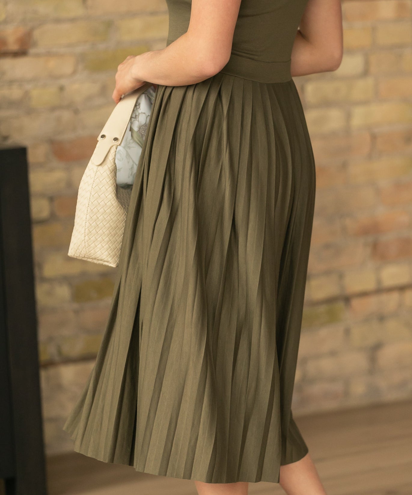 Emersyn Olive Pleated Midi Dress - FINAL SALE