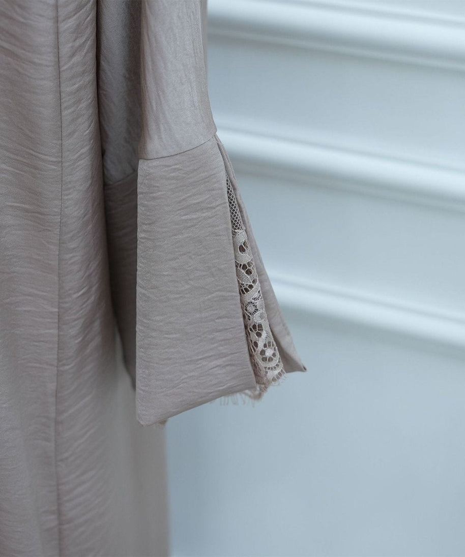 Lace Cuff Crinkle Open Abaya(MOA328)
