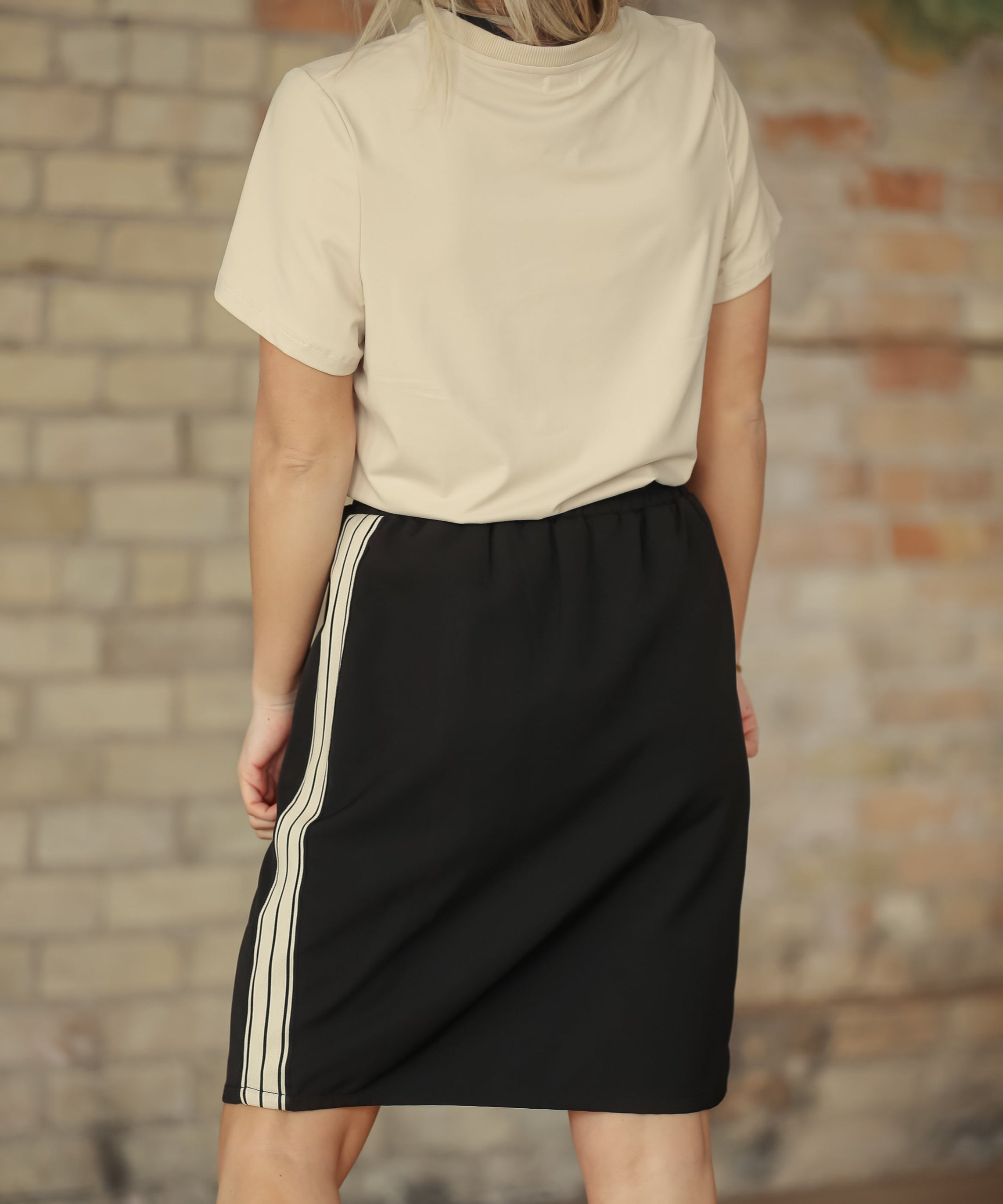Nina Mid-Rise Track Skirt